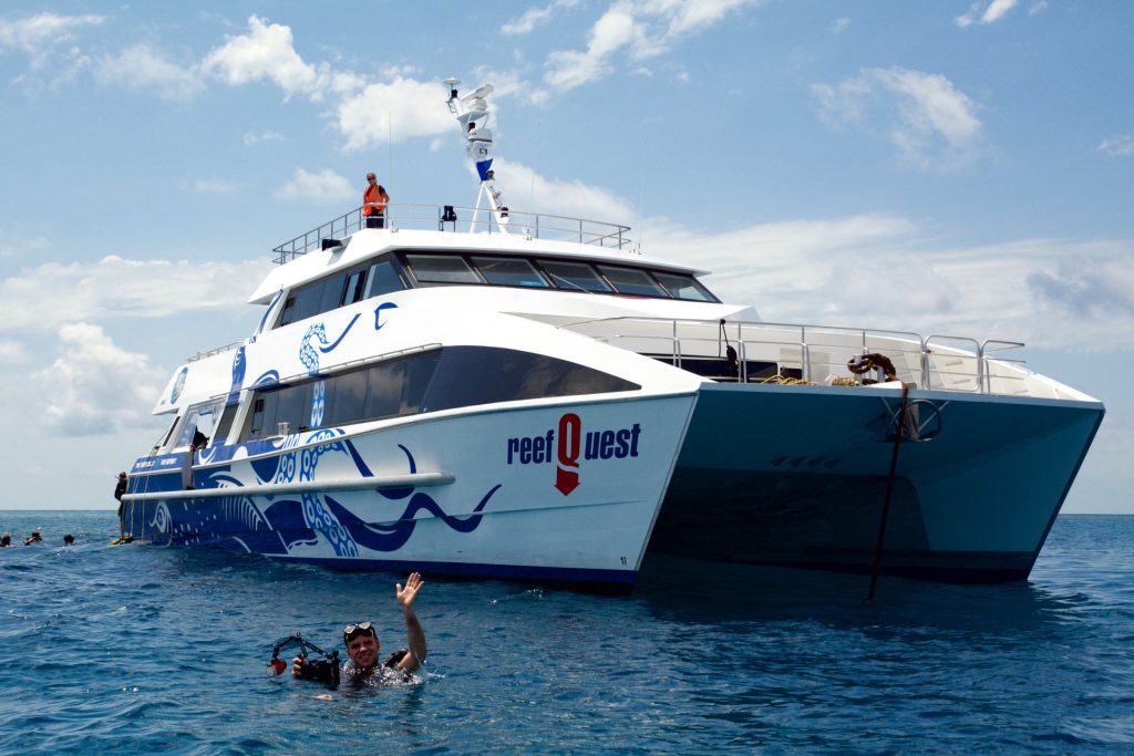 reefquest-great-barrier-reef-intro-dive-trip-diver
